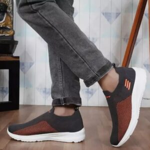 Men's Solid Slip-On Sneakers